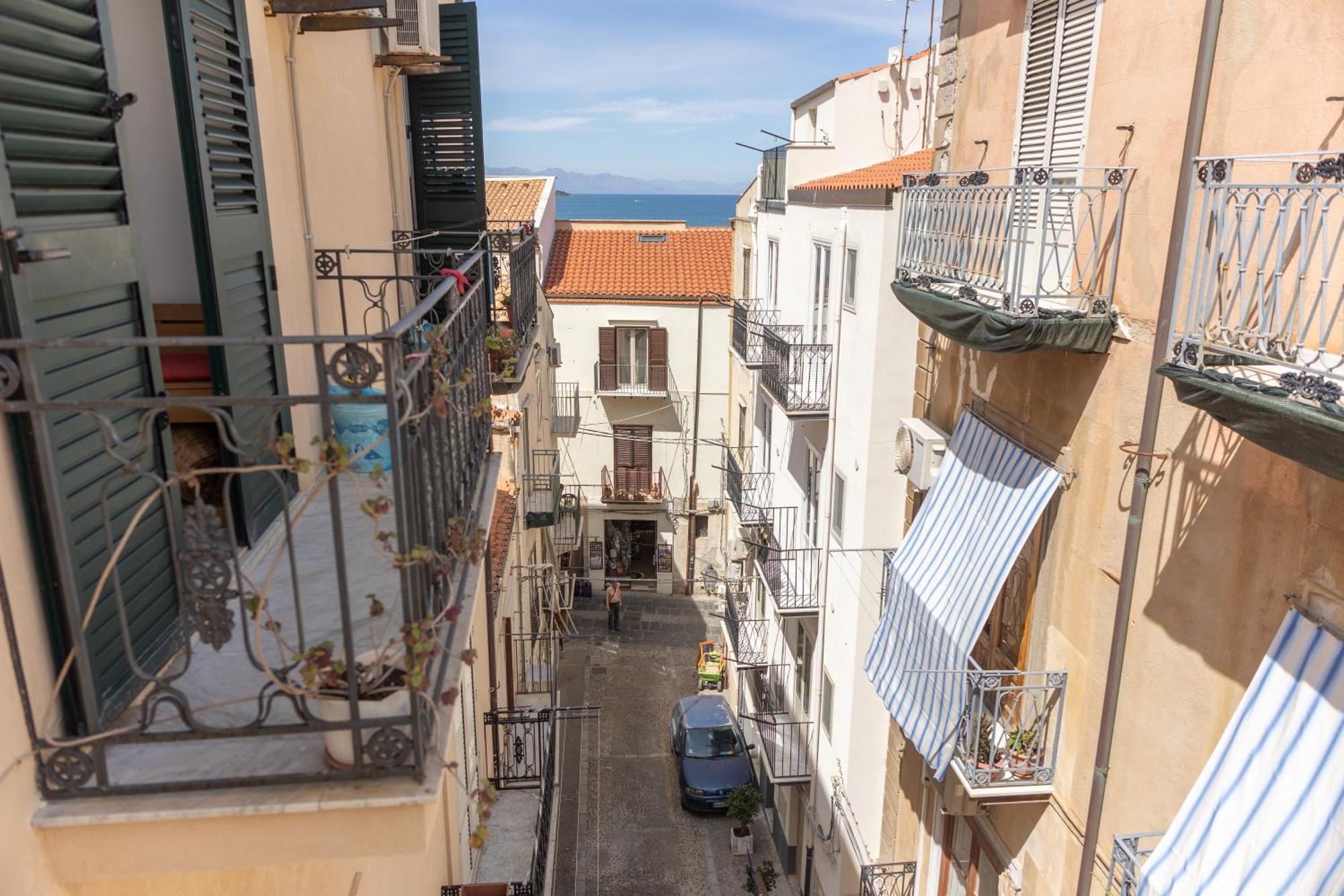 Cortile Gioeni Apartment Cefalu Exterior photo